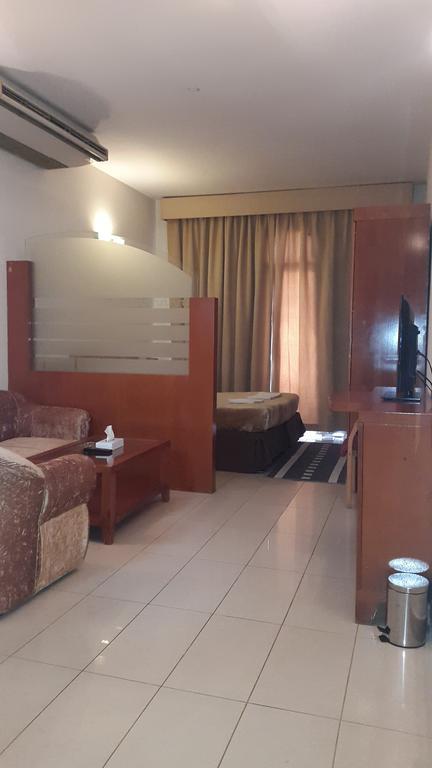 Al Raien Hotel Apartment Dubai Room photo