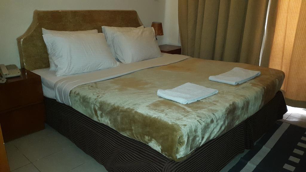 Al Raien Hotel Apartment Dubai Room photo