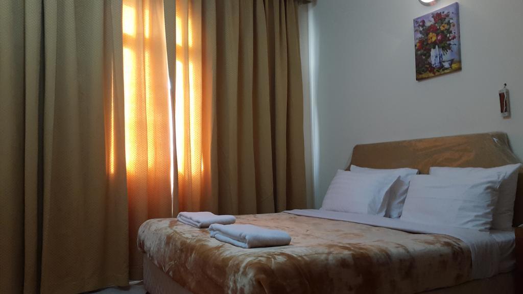 Al Raien Hotel Apartment Dubai Room photo