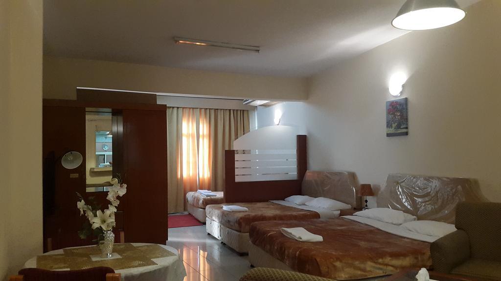 Al Raien Hotel Apartment Dubai Room photo